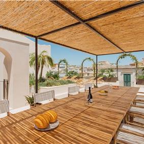 3 bedroom villa with heated pool in Noto, sleeps 6